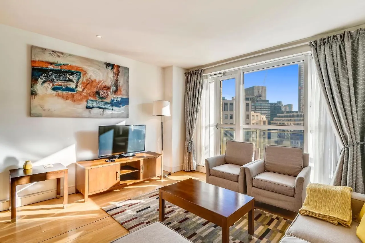 Circus Apartments Canary Wharf London