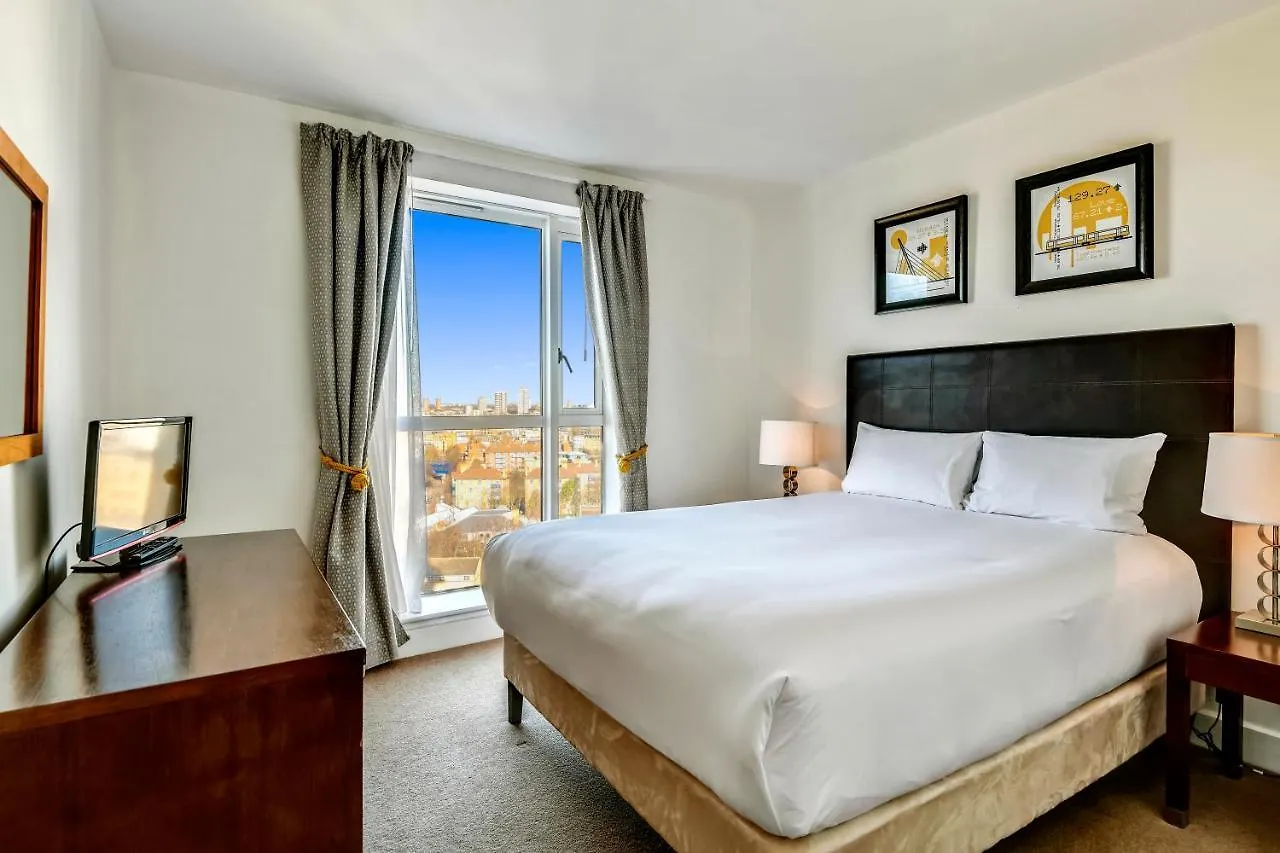 Circus Apartments Canary Wharf London