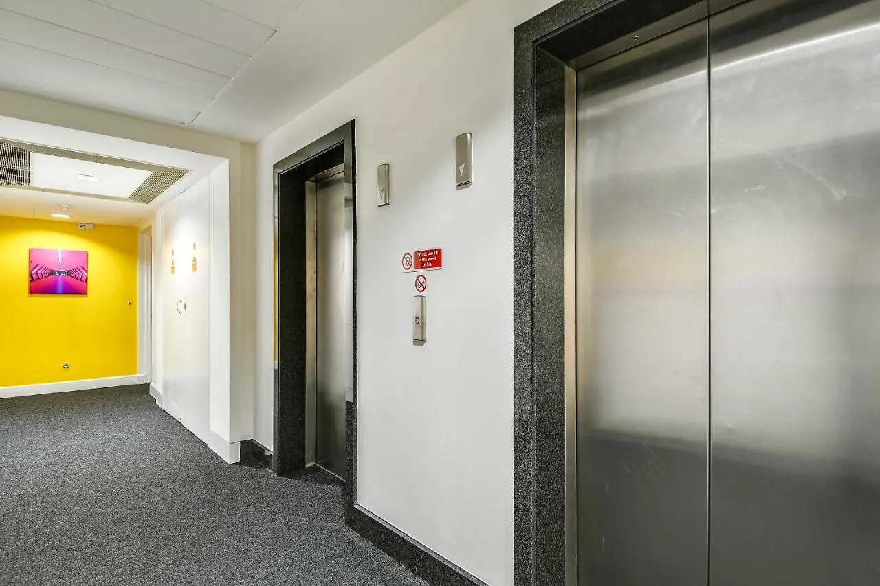 Circus Apartments Canary Wharf London