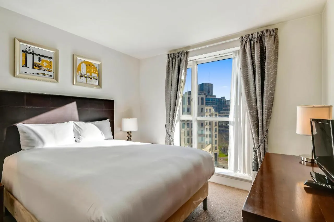 Circus Apartments Canary Wharf London