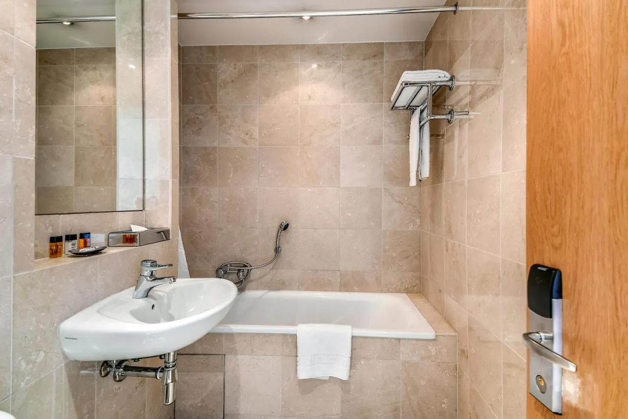 Circus Apartments Canary Wharf London