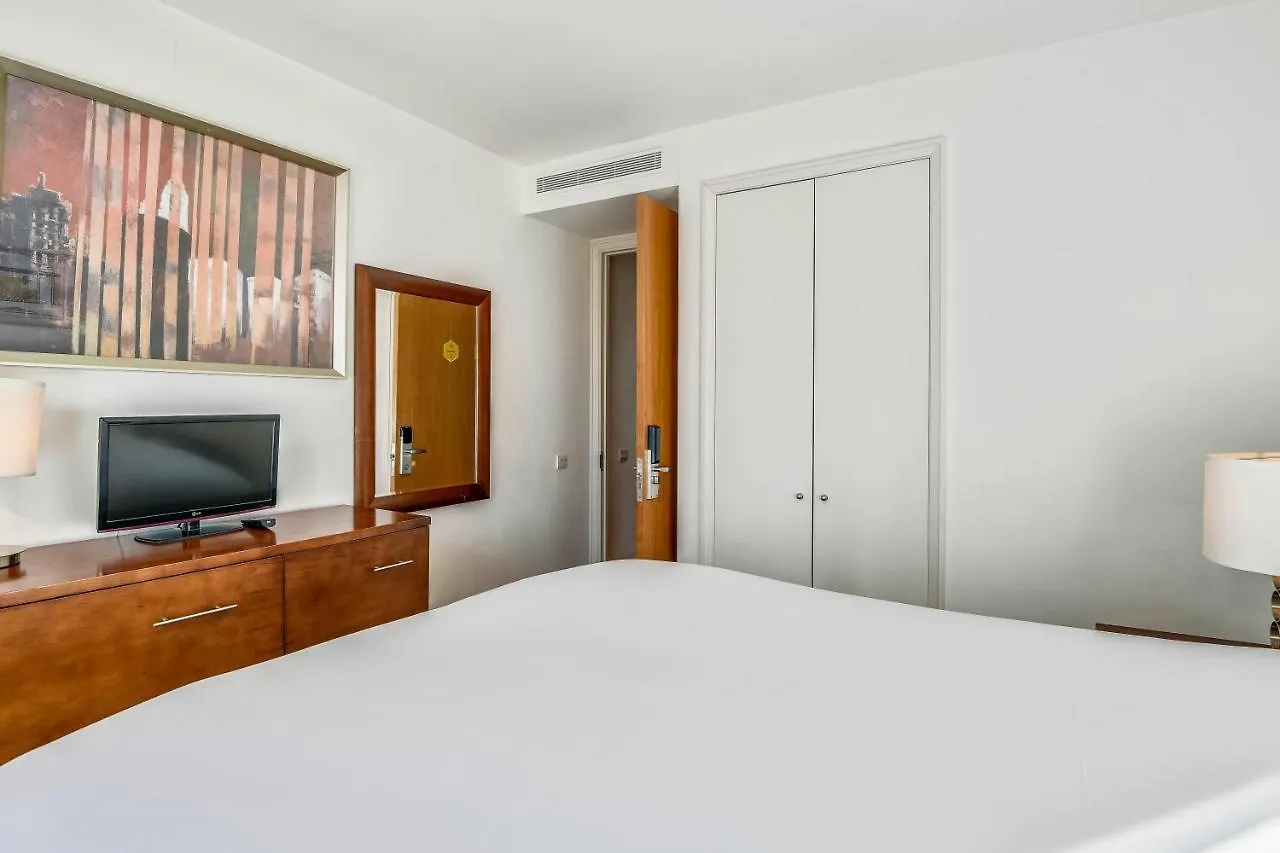Circus Apartments Canary Wharf London