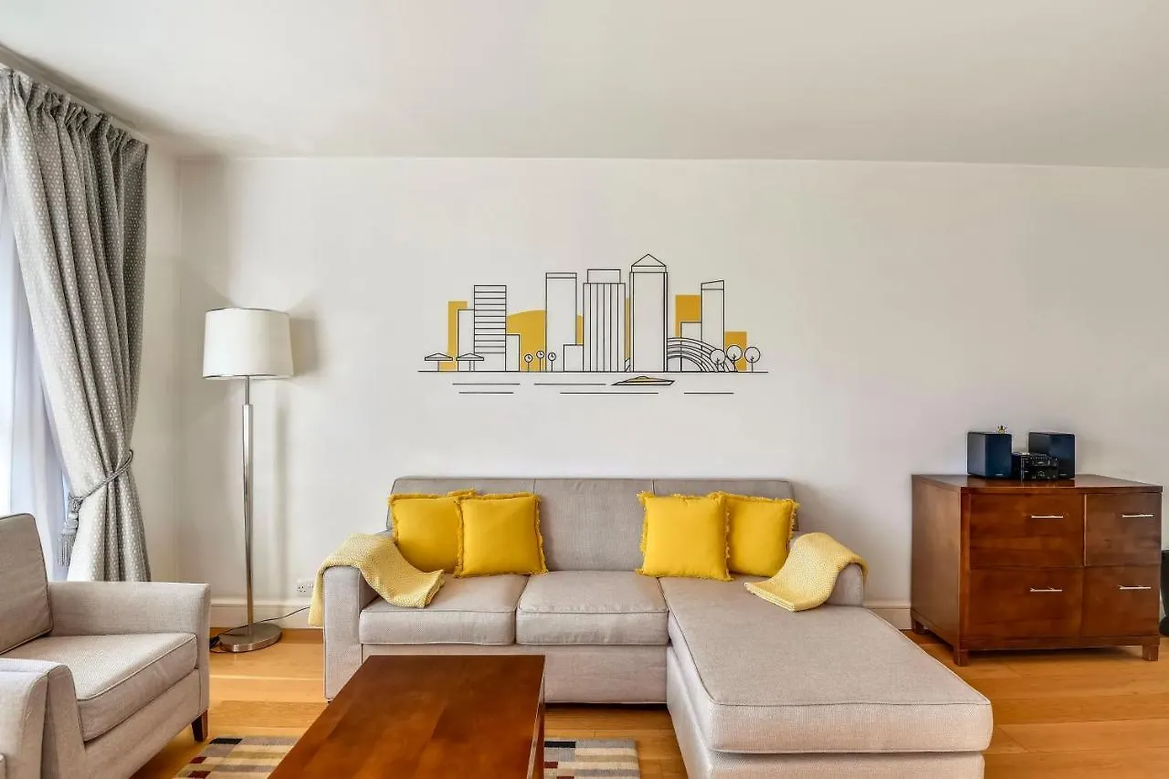 Circus Apartments Canary Wharf location