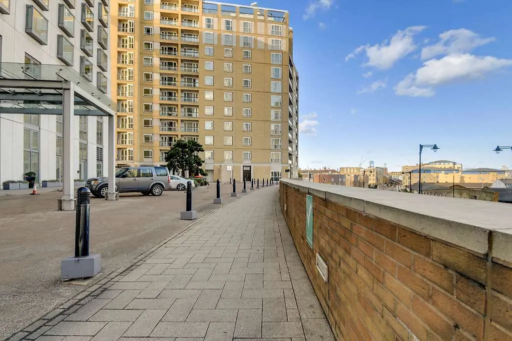 Circus Apartments Canary Wharf London United Kingdom