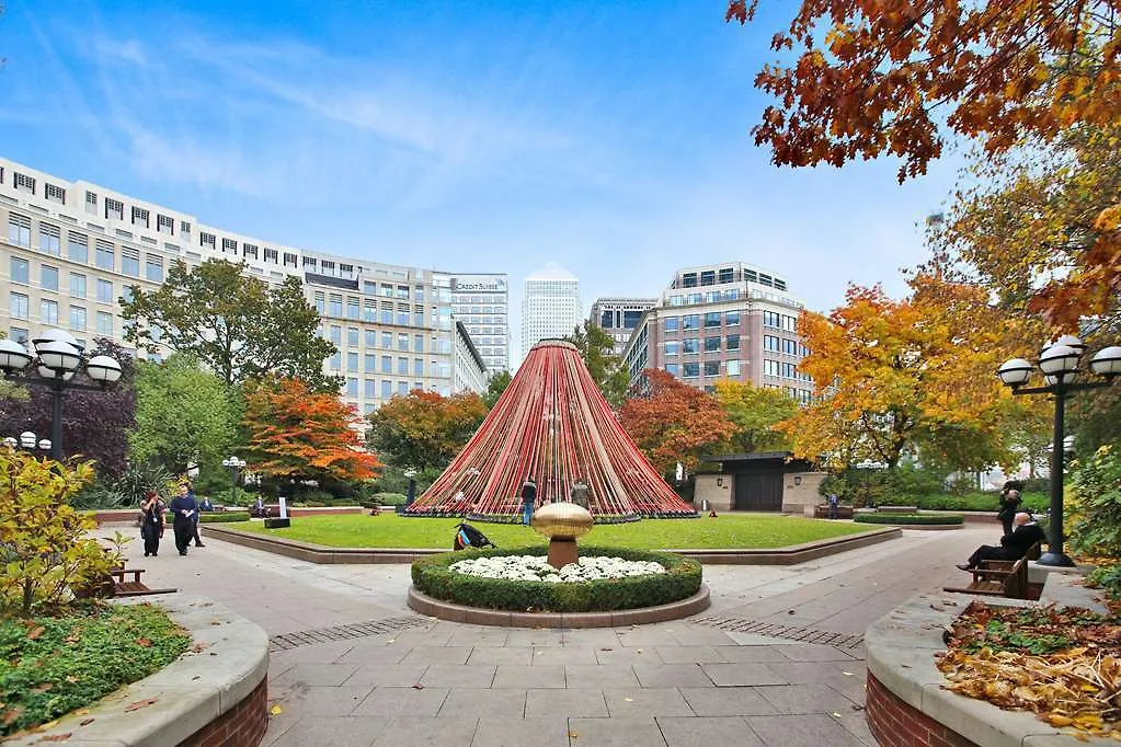Circus Apartments Canary Wharf London